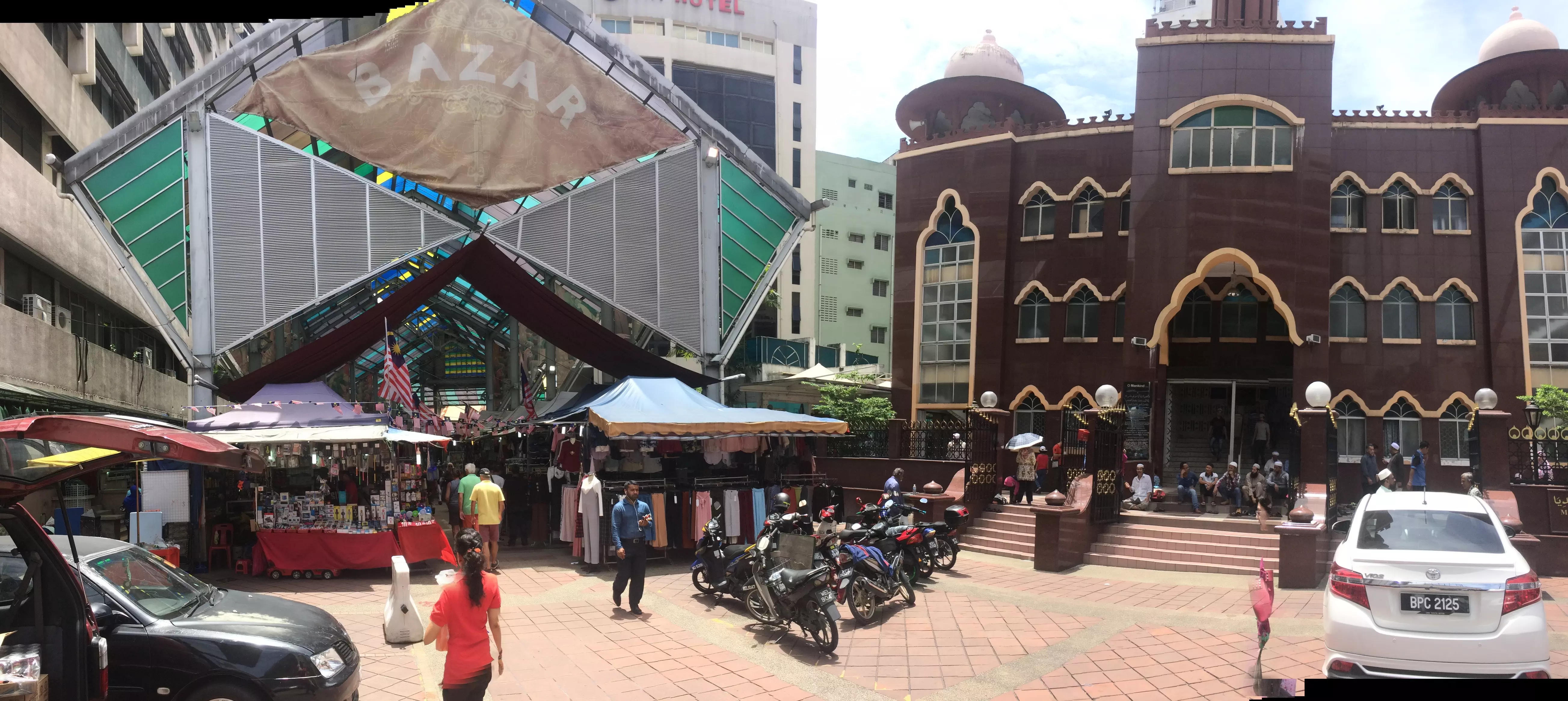 Mercado y Mezquita hindú