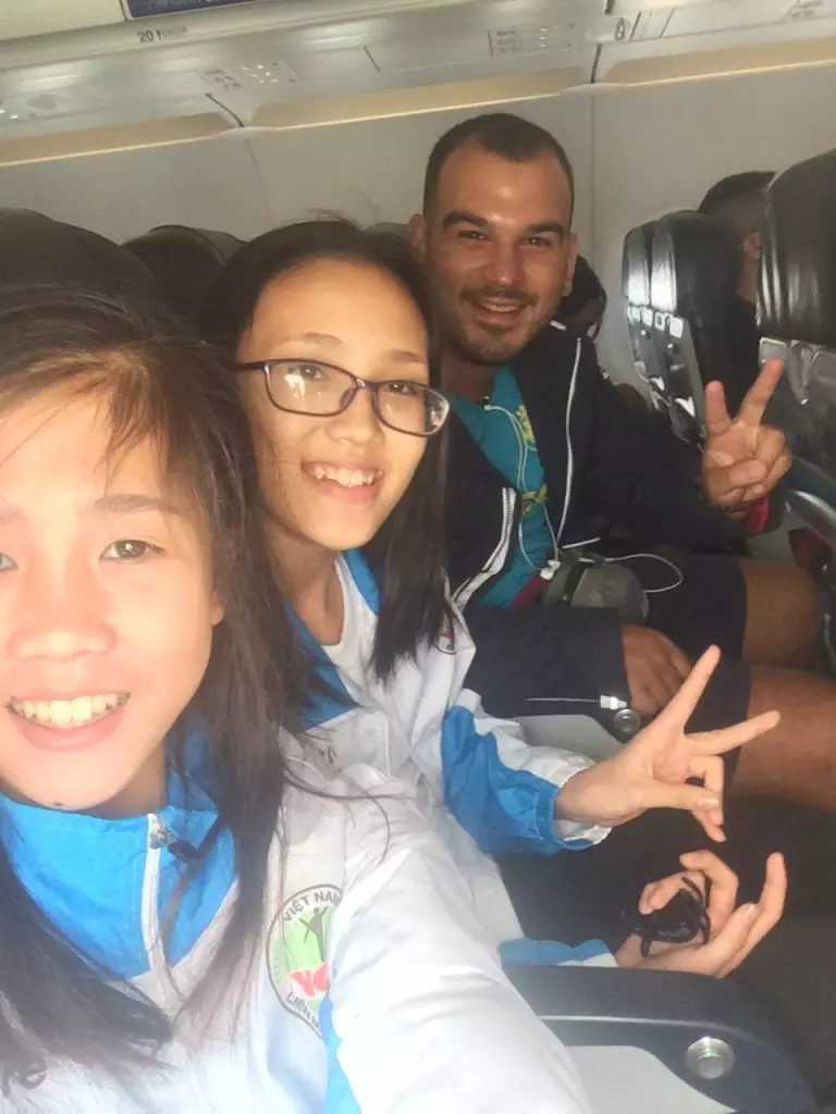 Amigas vietnamitas en mi vuelo a Hanoi