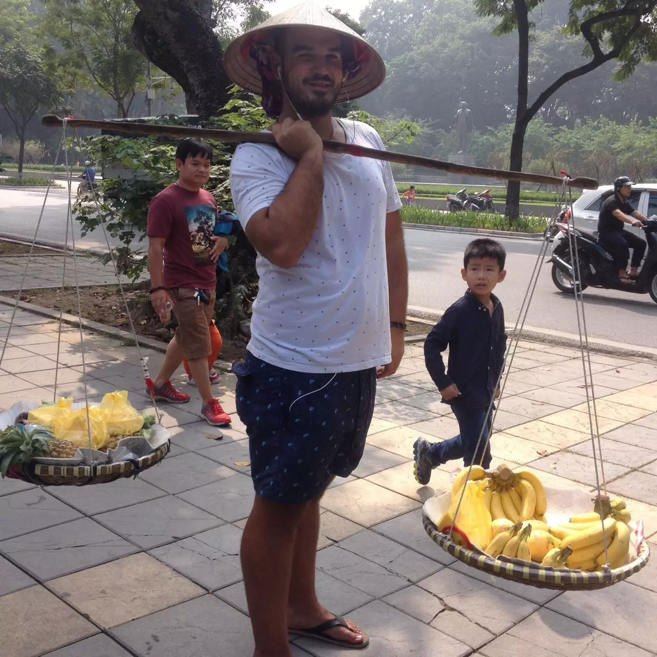 Españoles en Hanoi